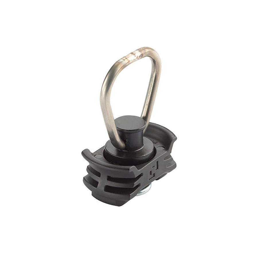 Automotive fitting with plastic retainer, load capacity 500 daN