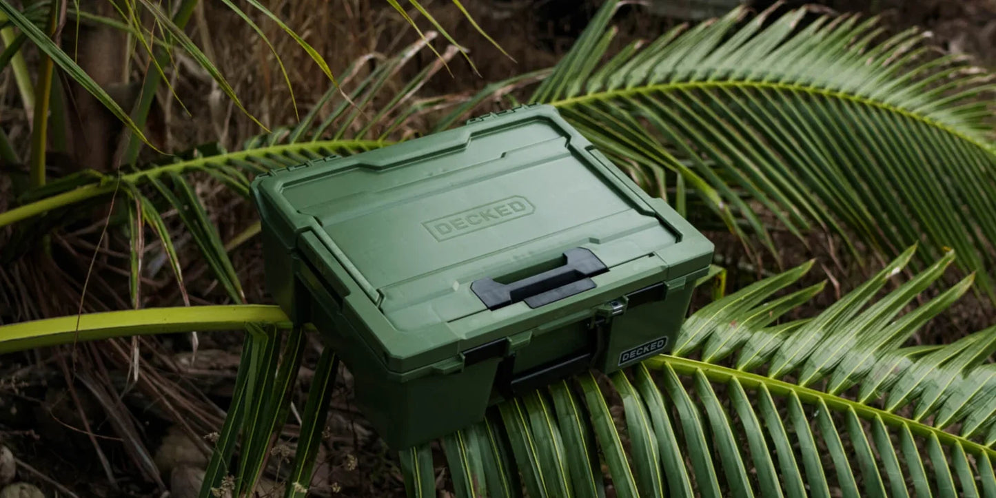 DECKED D-co Case - Halfrack 32, Ranger Green mit schwarzen Verschlüssen