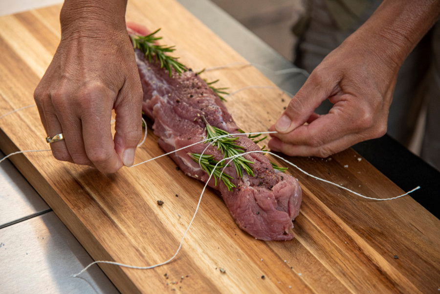 Buch: COOKING OFF THE ROAD.