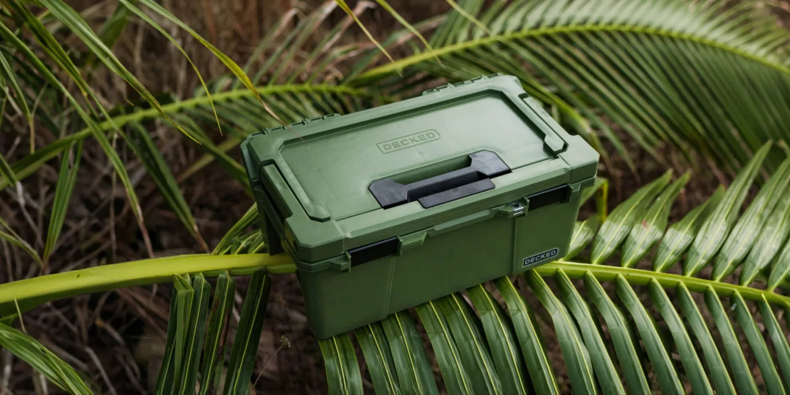 DECKED D-co Case - Sixer 16, Ranger Green mit schwarzen Verschlüssen