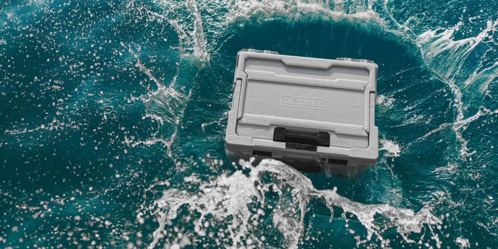 DECKED D-co Case - Halfrack 32, Cool Gray mit schwarzen Verschlüssen