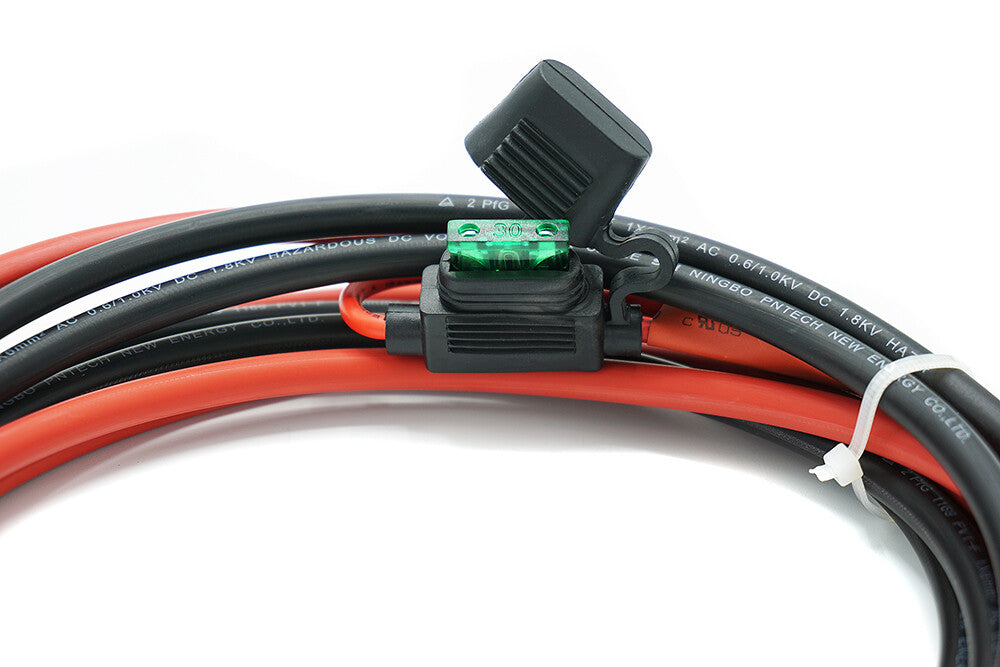 WATTSTUNDE® 6 mm² Batterieanschlußkabel BAKA30 mit 30 A Sicherung und Polklemmen im Set